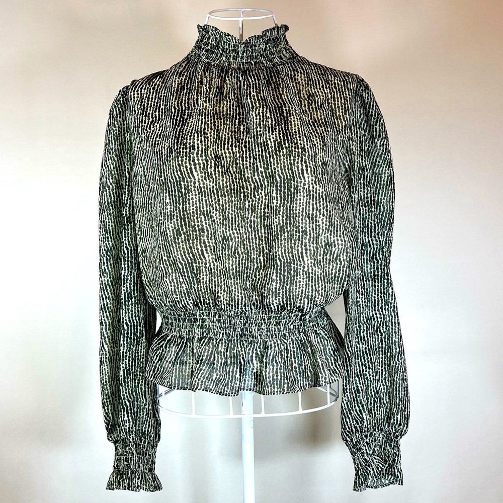 Lightweight Turtleneck Blouse!!!!